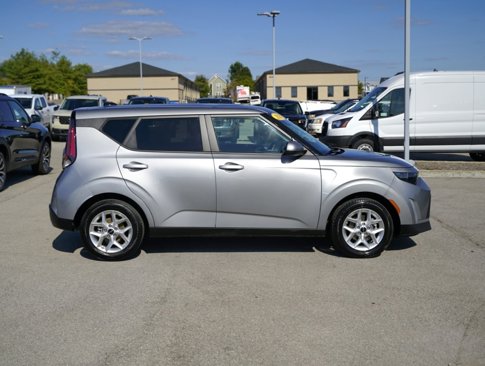Used 2024 Kia Soul LX w/ Option Group 015 image 4