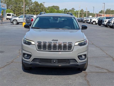 Used 2023 Jeep Cherokee Altitude Lux image 8