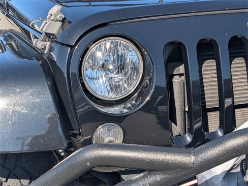 Used 2015 Jeep Wrangler Unlimited Sahara image 9