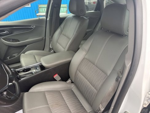 Used 2015 Chevrolet Impala LT image 25