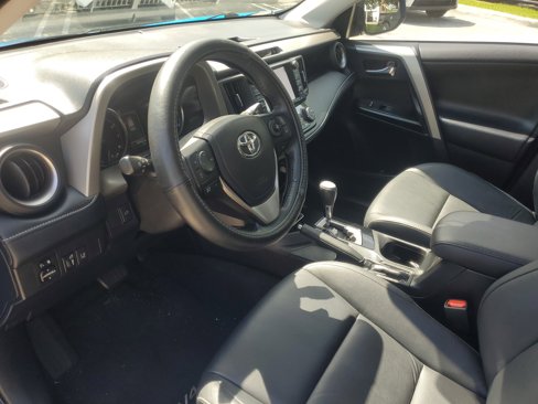 Used 2018 Toyota RAV4 Limited image 18