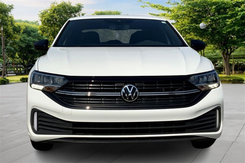 Used 2024 Volkswagen Jetta Sport image 2