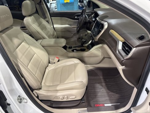 Used 2019 GMC Acadia Denali image 39