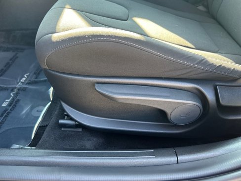 Certified 2023 Hyundai Elantra SEL w/ Convenience Package image 15