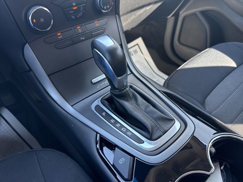 Used 2018 Ford Edge SE image 23
