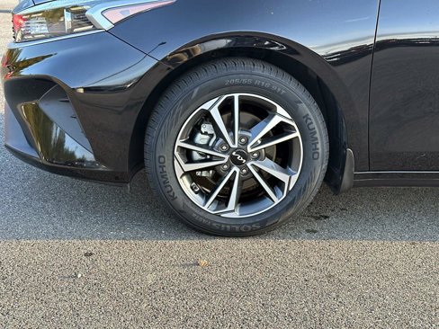 Used 2022 Kia Forte LXS image 11