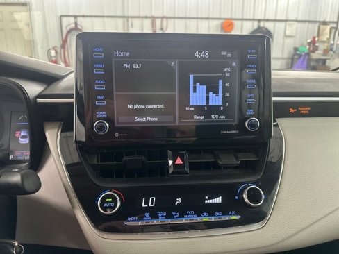 Used 2021 Toyota Corolla LE image 17