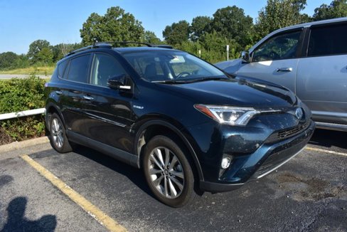Used 2018 Toyota RAV4 Limited image 3