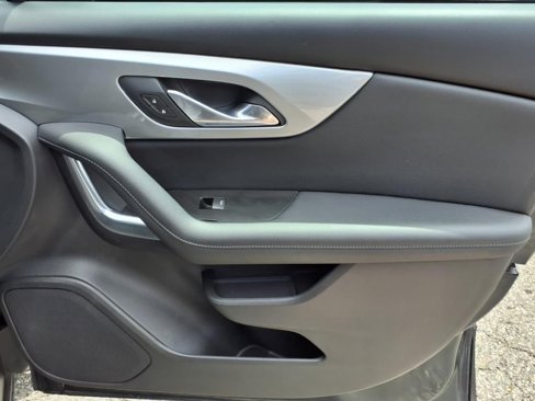 Used 2019 Chevrolet Blazer LT image 17