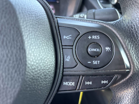 Used 2021 Toyota Corolla LE image 17