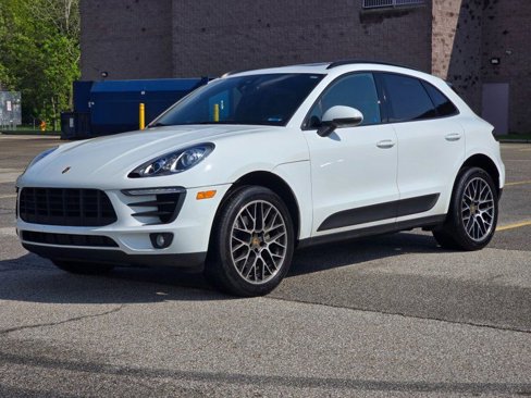 Used 2018 Porsche Macan Sport Edition image 2