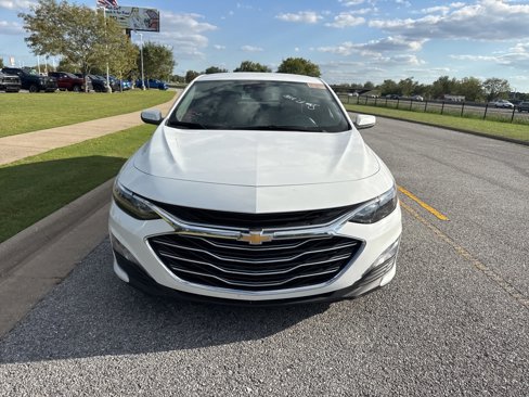 Used 2023 Chevrolet Malibu LT image 2
