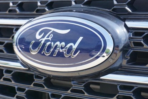 Used 2021 Ford Explorer XLT image 11