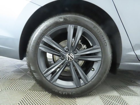 Certified 2024 Volkswagen Jetta SE image 33