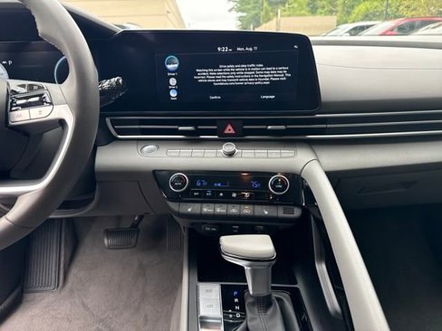 Certified 2023 Hyundai Elantra SEL w/ Convenience Package image 17
