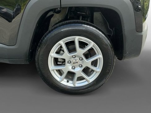Used 2023 Jeep Renegade Latitude image 15