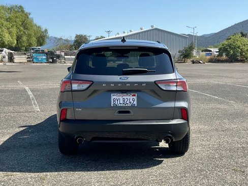 Certified 2022 Ford Escape SE w/ SE Sport Appearance Package image 5