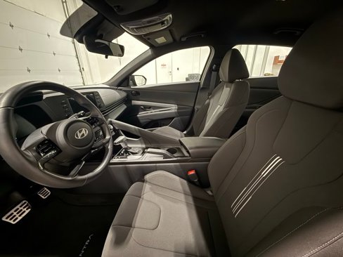 Used 2025 Hyundai Elantra Sport w/ Cargo Package image 15