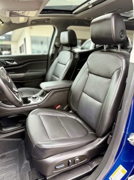 Used 2023 GMC Acadia SLT w/ Elevation Edition image 11