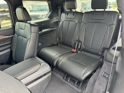 New 2025 Jeep Grand Cherokee L Summit w/ Luxury Tech Group V image 22