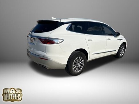 Used 2023 Buick Enclave Essence image 13