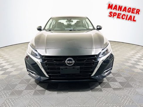 Used 2023 Nissan Altima 2.5 SV image 3