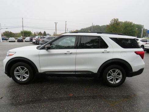 Used 2020 Ford Explorer XLT w/ Comfort Package image 2