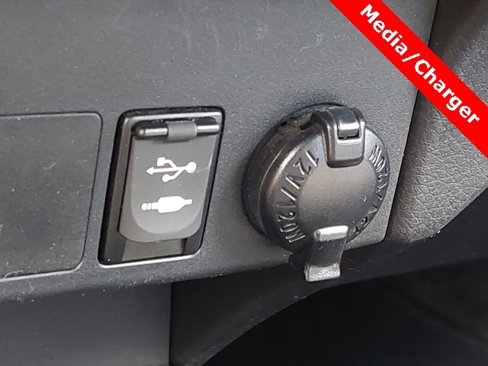 Used 2016 Toyota RAV4 XLE image 21