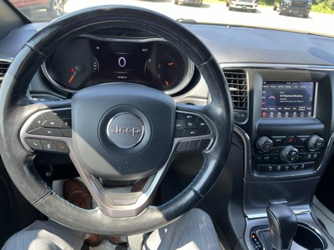 Used 2020 Jeep Grand Cherokee Laredo image 29