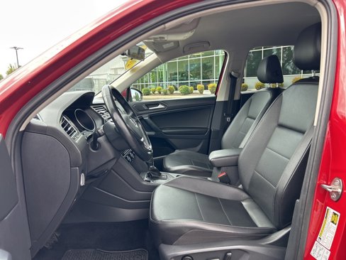 Used 2019 Volkswagen Tiguan SE w/ 3rd Row Seat Package image 11