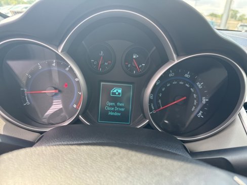 Used 2014 Chevrolet Cruze LT image 16