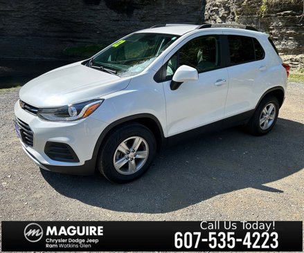 Used 2022 Chevrolet Trax LT w/ LT Convenience Package image 1