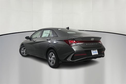 New 2025 Hyundai Elantra SE image 5
