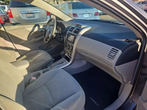 Used 2013 Toyota Corolla LE Special Edition image 24