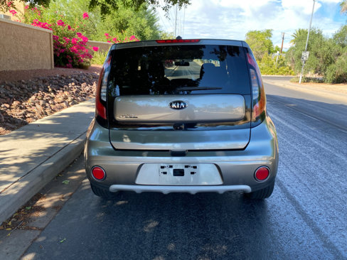 Used 2019 Kia Soul + image 7