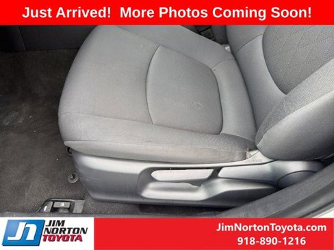 Used 2022 Toyota Corolla LE image 10