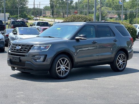Used 2017 Ford Explorer Sport image 9