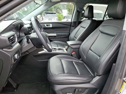 Certified 2023 Ford Explorer XLT w/ Equipment Group 202A image 14