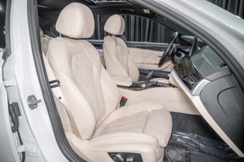 Used 2021 BMW 530i w/ Convenience Package image 15
