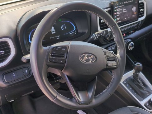 Certified 2024 Hyundai Venue Limited image 13