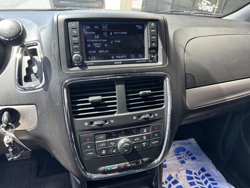 Used 2019 Dodge Grand Caravan GT image 14
