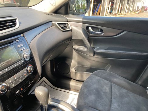 Used 2016 Nissan Rogue S w/ Appearance Package image 16