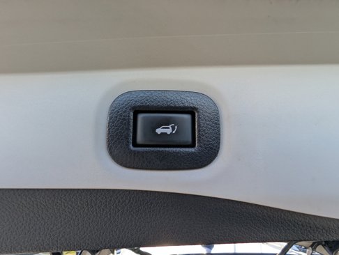 Used 2017 Nissan Rogue SV w/ SV Premium Package image 13
