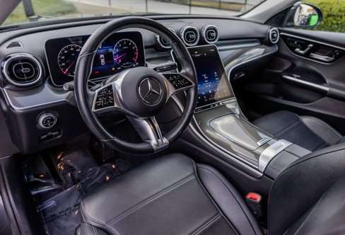 Used 2022 Mercedes-Benz C 300 Sedan image 4