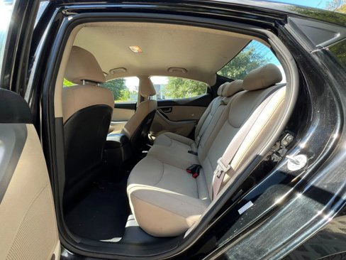 Used 2016 Hyundai Elantra SE image 13