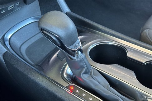 Used 2022 Chevrolet Malibu LT image 32