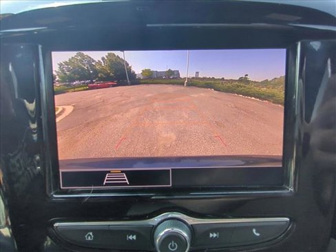 Used 2022 Chevrolet Traverse LS image 13
