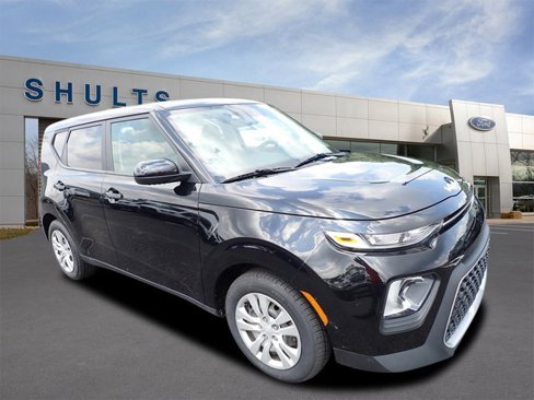 Used 2022 Kia Soul LX image 3