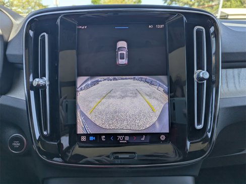 Certified 2023 Volvo XC40 B5 Plus image 21