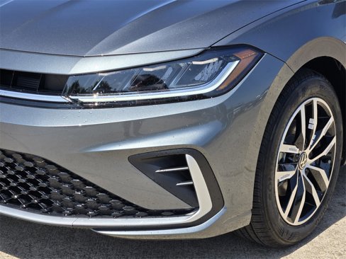 New 2025 Volkswagen Jetta SE image 6